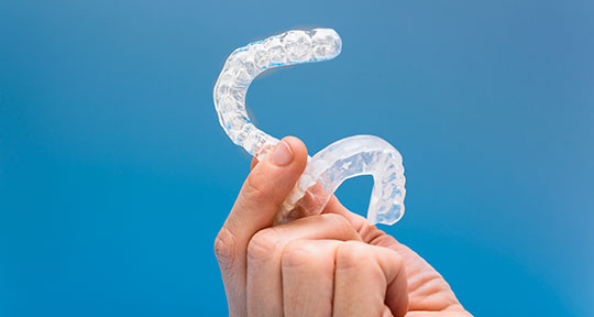 マウスピース型カスタムメイド矯正歯科装置（インビザライン）